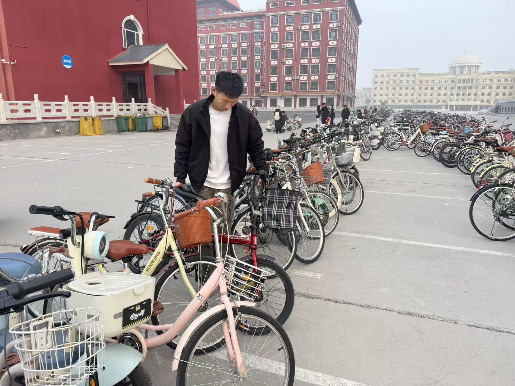 教师教育学院关于“停车守规范，文明伴我行”校园车辆有序摆放活动的新闻稿--2025-2026学年第一学期劳动教育实践活动课程第（三）期